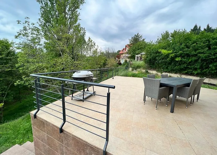 \'New\' Sunkissed Villa On The Old Hill