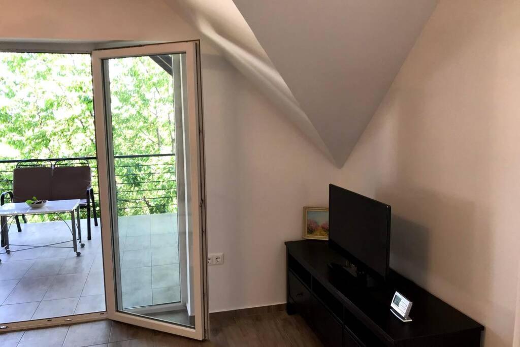 'new' Sunkissed On The Old Hill Apartment Balatonalmadi