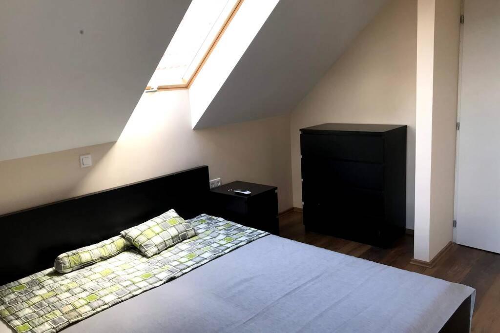 'new' Sunkissed On The Old Hill Apartment *